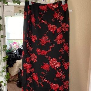 red & black flower skirt 𖡼.𖤣𖥧